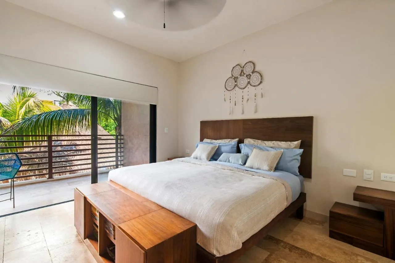 Tropical Elegance: Luxurious Apt With Pool View Tulum Apartment